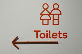 �؍��Łu�J�t�F�̃g�C�����p������ċւ��ꂽ�v�Ƃ̓��e�A�x�@���o�����������Ƃ́H