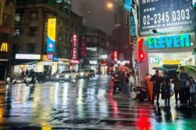 ��p�̕����͓��{��2�{�H�O���l�o�b�N�p�b�J�[�̓��e���b��\��p���f�B�A