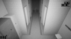 �Ȃ��킽���͂����ŊĎ����H�����v�[���ňٕς�T�����~�i���X�y�[�X�n�z���[�w8AM: The Swimming Pool�x�����[�X