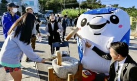 FC�����̐l�C�}�X�R�b�g�u�W���x�[�j���v���݂� �X�N���[�����n���̎q�ǂ������ƐV�t��