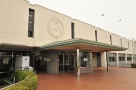 �ǂ��Ȃ�V�����s�����c�{���ɂ̌��݌v��ȂǂŐ�����@��ʁE�x�m���@���̌�����1973�N�ɏv�H�A�V�����Ȃǂ��������@�V���������͐������158���~�𓊓����Ē��ԏ�Ɍ��݂���v��