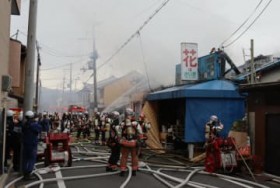 �y����z���s�s�k��̖ؑ���������o�΁A�j��1�l������@2���Ԍ�ɂقڏ���