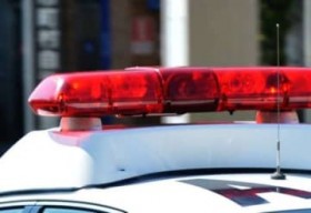 �H�ʓd�Ԃ��~�肽����z���Ȃ��c������e�^�҂𗼐e�����~�A���̏�Ŏ��Ԃ��@�������s