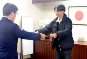 �u��Ȃ���A�҂��Ăāv��э~��悤�Ƃ������w���𐧎~�@�N�Â̑�w���ɐl���~�����ӏ�@�N�Ï�