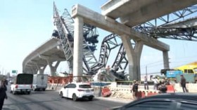 �^�C�ł܂��N���[�������c���ݒ��̍��˓��H�̋����ƂƂ��Ɂ@��2�䊪�����܂�2�l���S2�l�����@�������݉�Ђ̎��̑�����