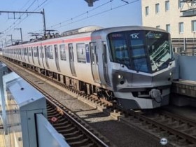 ���΂̃��r���e�B�T�[�r�X�Ɣ��̗t�̃��x���S�����^�]�o�X�œ��������ԑтɉ�@TX�����̍j�n���ށy�R�����z