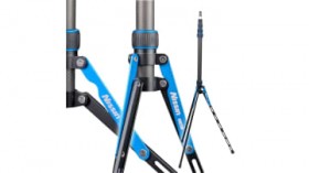 �j�b�V���A�y�ʂ����萫�����߂��X�[�p�[���C�g�X�^���h�����B�ŏ��r�Ԋu33cm�A�����ꏊ�ł�����ݒu