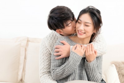 もう少しぎゅってさせて 男性が離れられなくなる 居心地のいい女性 とは Oricon News