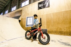 �㊥5�΂�BMX���C�_�[�c���ۂ��u�o�b�N�t���b�v�j�q�ŔN���L�^�v�ŃM�l�X���E�L�^?�������I | FINEPLAY