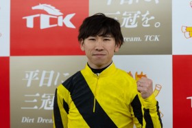 �y���E�u�����A���gC�z�T���m�l�C�`����6�A���c���u�܂��߂ɑ����Ă����^�C�v�v