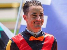 C.�����[���R�� JRA�V�L�^�̋R��@��11�A���A�΂̐V�L�^�B��