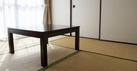 �y�R���i���l��������z�u�̔N��70�΁v�Ƃ���ꂽ27�Ή^�����s���q��5����2.2�L���₹�������u���@�̖{�v