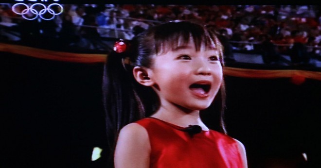 2008年北京五輪で物議を醸した「口パク騒動」、明暗分かれた少女2人の ...