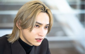 �o�c��SKY-HI�����u���F�~�����牓�����̂قǂ��܂������v�̐^��