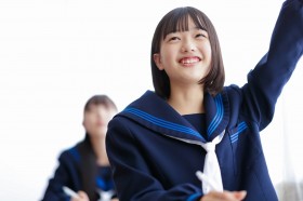 �y��������10�b�z��ʂ̔��a4cm�A����17cm�́u�~���v�̑̐ς��ÎZ�ł���H