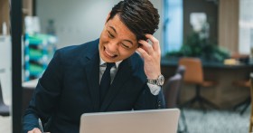 �����c�^�ʖڂȐl�قǒǂ��l�߂���A�T�^�I�ȁu���s�s�A�h�o�C�X�v�y���_�Ȉオ����z