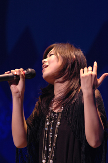 �Z�N�V�[�ȃG���W�F���B���M���I�wMTV Cool Christmas 2005�x�J��