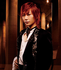 �����N�ƁA9�N�Ԃ�ɒj���A�[�e�B�X�g���v���f���[�X