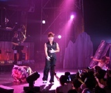 ��pF4���@�l�X�E�E�[�A���������ŕ�e�Ɩ����Љ����