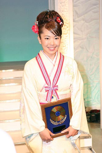 画像・写真 | 瀬川瑛子が見守るなか、日本クラウン45周年記念新人が決定！ 1枚目 | ORICON NEWS