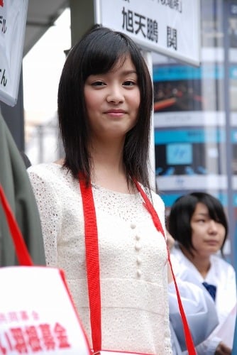 画像 写真 石橋杏奈がフレッシュな笑顔で 赤い羽募金 街頭呼びかけ 3枚目 Oricon News