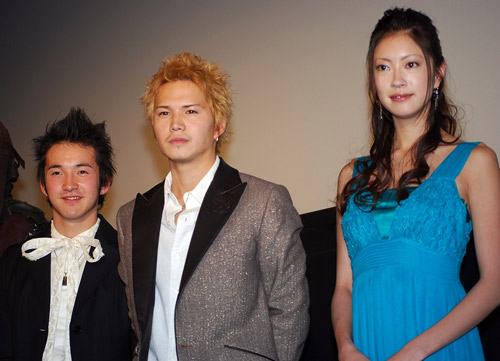 画像 写真 市原隼人が美少女戦士とともにチェーンソー男を退治 4枚目 Oricon News