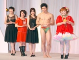（左から）菊池凛子、北乃きい、福田沙紀、小島よしお、柳原可奈子　