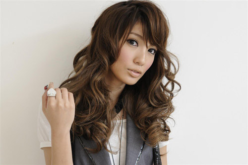 ティーンに人気の読者モデル 吉田愛璃がアーティストデビュー Oricon News