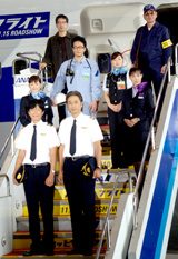 画像 写真 全日空史上初の映画会見 ジャンボジェット機で出演者ら登場 映画 ハッピーフライト 4枚目 Oricon News