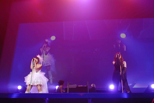 マクロスf の２大歌姫 ランカとシェリルが横浜でライブ競演 Oricon News