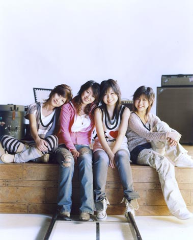Zoneのメンバー3人 解散後初めて同ステージに登場 Oricon News
