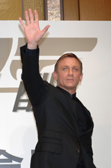ダニエル・クレイグ、新ボンドガールとの男女関係にご満悦 | オリコン