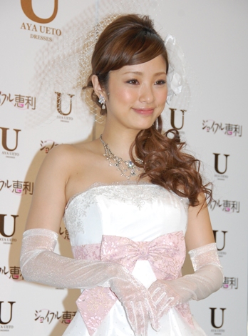 画像 写真 上戸彩がウェディングドレス初プロデュース 自身の 電撃 結婚は ない 6枚目 Oricon News