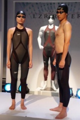 北京五輪で話題になった“記録量産”水着「レーザー・レーサー」、全国で