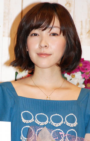 麻生久美子のショートヘア画像