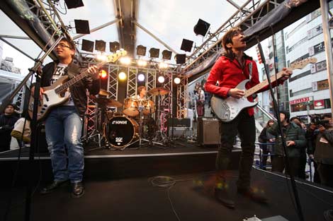 レミオロメン、初ベスト記念して「3月9日3時9分」に渋谷でサプライズ