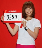 『東京マラソンEXPO2009』の会場内でトークショーを行った安田美沙子　