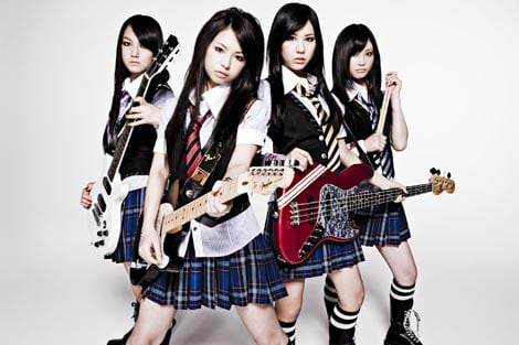 4人組女子バンドscandal ｍステで 少女ｓ をズブ濡れパフォーマンス Oricon News