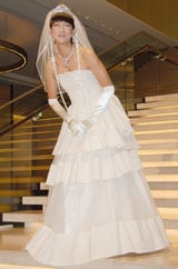映画「あなたは私の婿になる」公開記念イベントでウエディングドレス姿を披露した虻川美穂子(C)ORICON DD inc. 