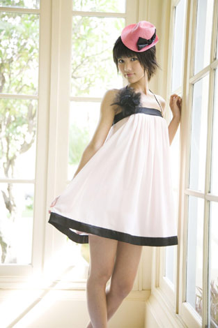 即購入OK 宮澤佐江 Baby先行 幻の白衣装 激レア 画像・写真 | AKB48の“元気娘”宮澤佐江が初写真集！ 「セクシーになり