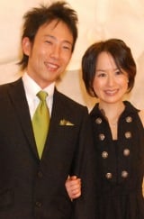 2007年2月に結婚会見を行ったモンキッキーと山川恵里佳　（C）ORICON DD inc.　
