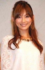 ���؂����A���N30��˓��Ō����Ɉӗ~ �g������h��Ԍ�����Ƃ̒��́u���ւցv