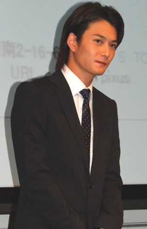 岡田将生の画像 写真 岡田将生 初々しいスーツ姿で緊張の面持ち 普段あまり着ないので 158枚目 Oricon News