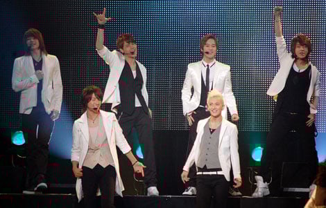 超新星 まだ歌いたい 日本メジャーデビューコンサートが大盛況 Oricon News