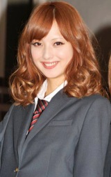 ���X�؊�A�����~�j�X�J�[�g�Ɂu21�΂����ْ��v