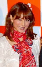 �G�r�����AILMARI�Ƃ̌����񓹌㏉���̏�ŔN�����������߂Ĕے�