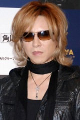 TOSHI�\�������I��������YOSHIKI���d�����\! ���F�́g�ďo���h�Ɂu�ǂ�ȓw�͂��ɂ��܂Ȃ��v