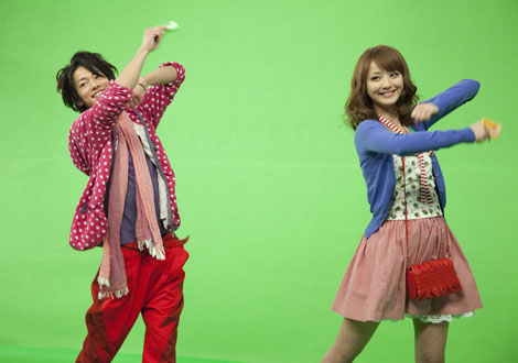 画像 写真 佐々木希 佐藤健 Fit Sダンス で初共演 渡辺直美も女神姿でキメる 2枚目 Oricon News