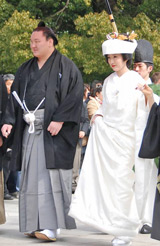 ���j�E���Q�����Ђ���3�N�z���̋����@�t�@������̐����ɖ��ʂ̏Ί�