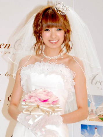 画像 写真 花嫁姿のアッキーナ モテない理由 を 人見知り と自己分析 1枚目 Oricon News